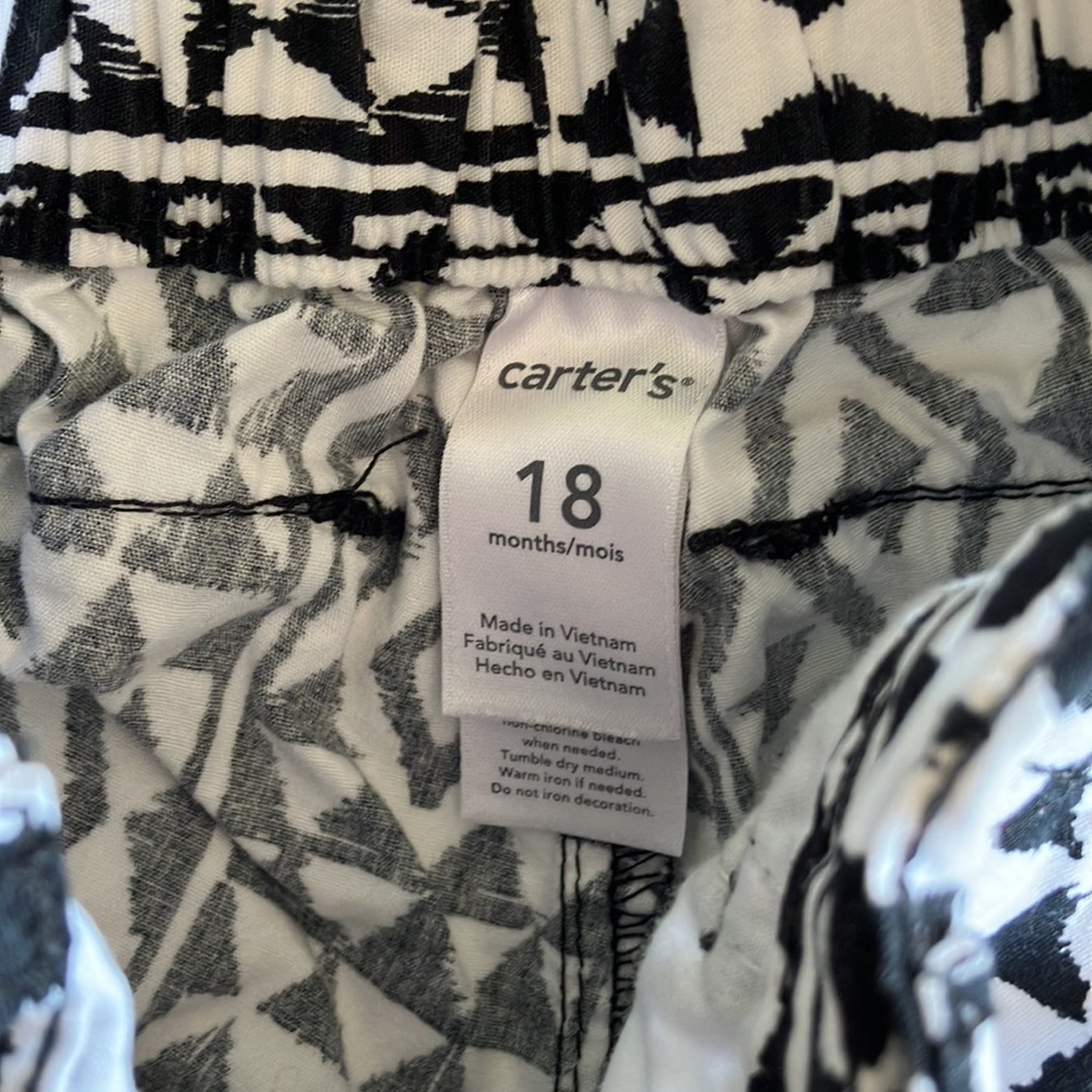 Carter's Shorts Size 18 Months - Picture 3 of 7